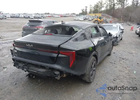 2025 Kia K4 Lxs z USA, uszkodzony, nr VIN 3KPFT4DE8SE135400